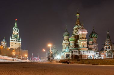 Bu gece izleyiciler Kremlin duvarı ve Kızıl Meydan