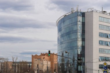 Büyük modern ofis binası