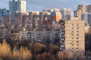 Genel üst katlarda bina konut