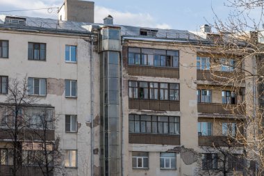 Boya ve tamir ihtiyacı olduğunu Apartment building