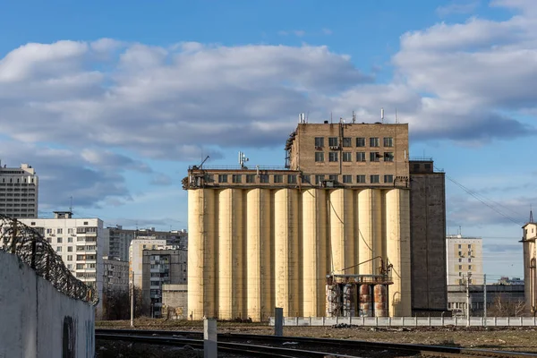 Régi gabona feldolgozó vállalkozás — Stock Fotó