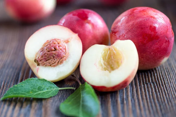 Ripe nectarines close up — Stock Photo, Image