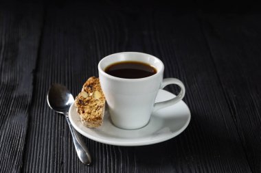 Cantuccini ile siyah kahve