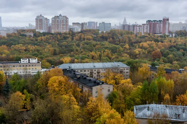Вид с воздуха на Москву, Россия осенью. Снимок в октябре — стоковое фото