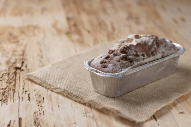 Ev yapımı vanilyalı kek üzümlü. Seçici odak