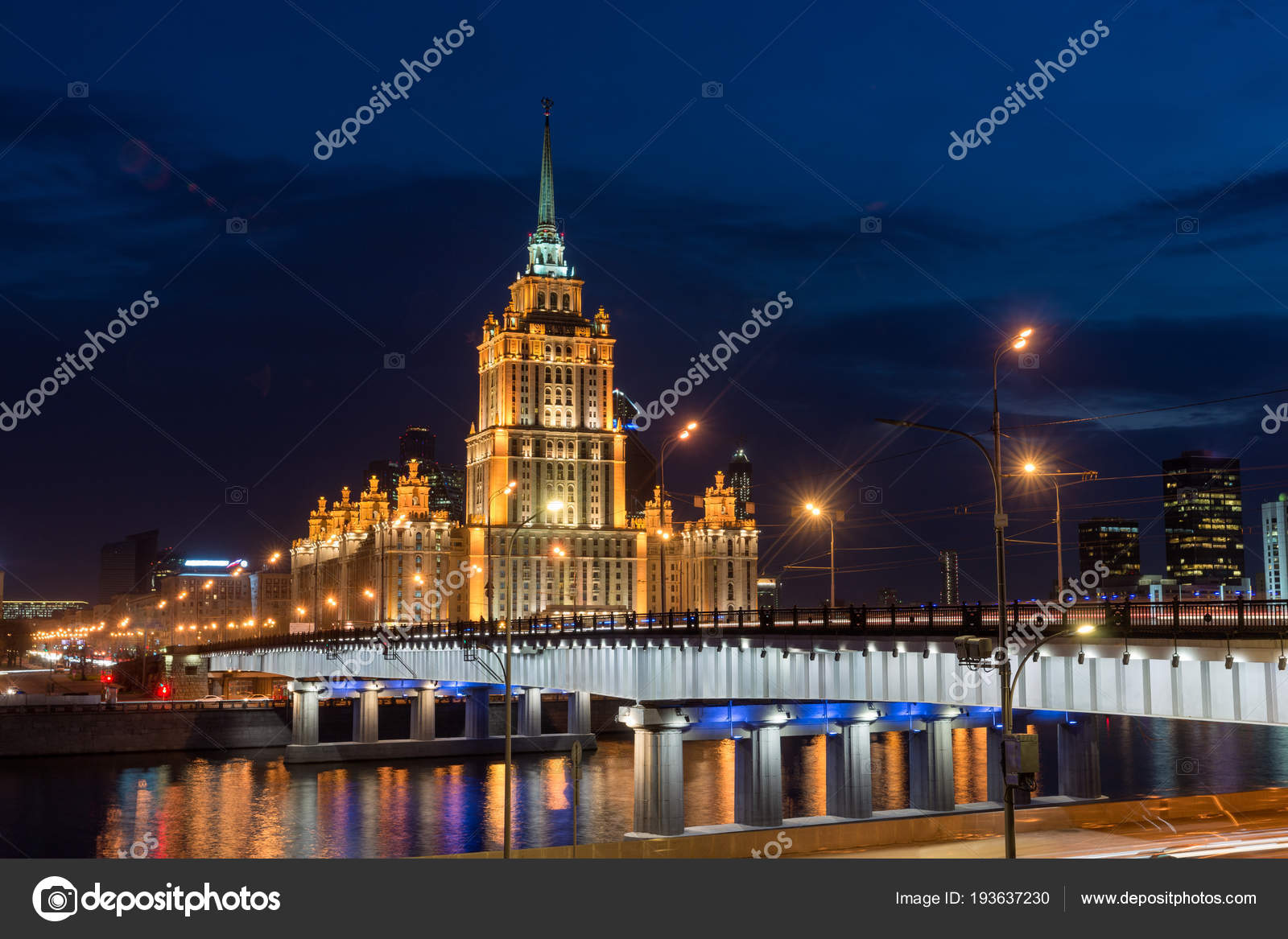 москва экскурсии. москва огни рождественской столицы. золотые огни москвы. храм в алия блаженного. автобусная экскурсия по москве вечерняя.
