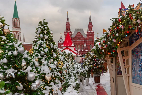 Navidad en Moscú. Plaza Roja decorada festivamente — Foto de Stock