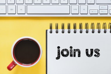 Defter üzerinde yazıt bize katılın