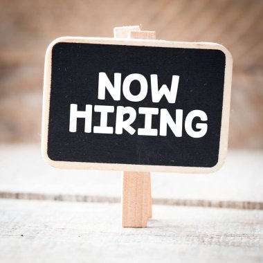 yazı tahtası üzerinde beyaz metin