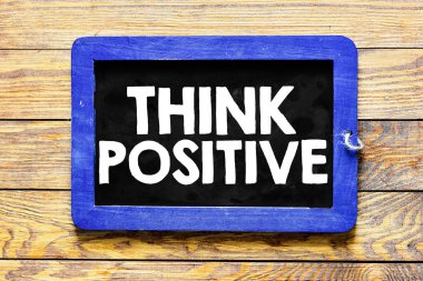 Kitabe bir tahtaya yazılmış