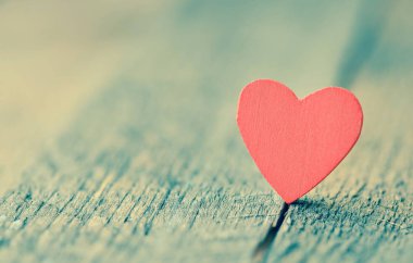 Masada ahşap kırmızı kalp