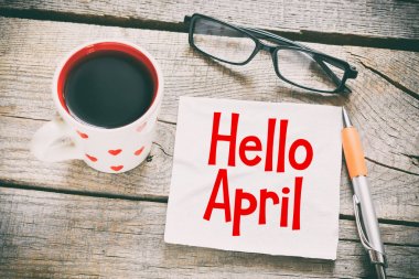 Marker ile el yazısı Nisan Merhaba 