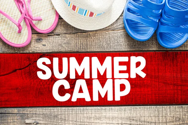 Itens de acampamento de verão — Fotografia de Stock