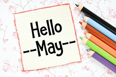 Kağıt renkli kalemler ile 