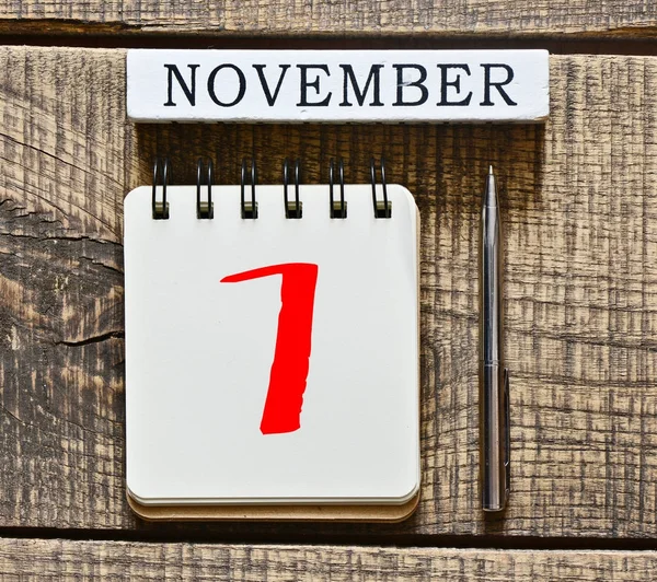 Calendario di novembre e penna — Foto Stock