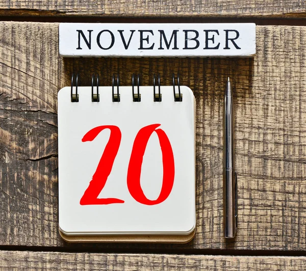 Calendario de noviembre y pluma — Foto de Stock