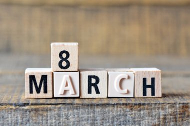 Bayan gün 8 Mart ahşap küpleri