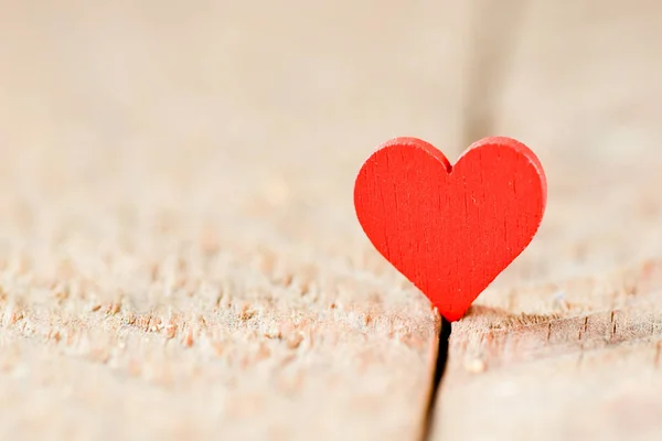 Ahşap Arka Plan Üzerinde Kalp Arka Plan Tarzında Bir Sevgililer — Stok fotoğraf