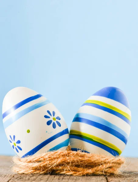 Barevná Malovaná Velikonoční Vajíčka Hnízdě — Stock fotografie