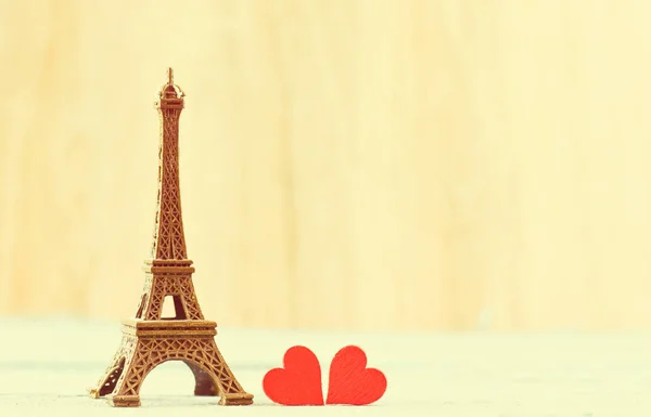 Torre Eiffel Corações Vermelhos Conceito Dia Dos Namorados — Fotografia de Stock