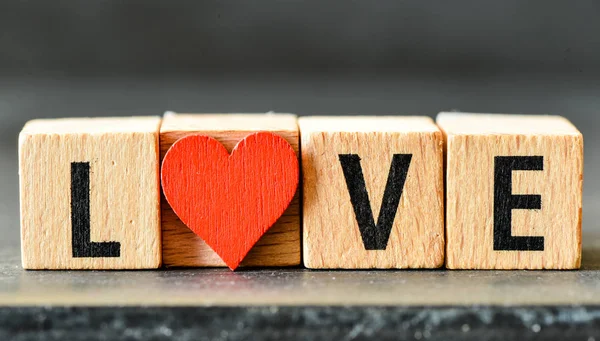 Decoratieve Houten Blokjes Met Liefdesbrieven Valentine Dag Concept — Stockfoto