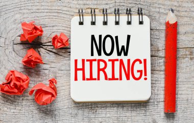 Şimdi iş kavramı not defterinde yazılı, işe alma 