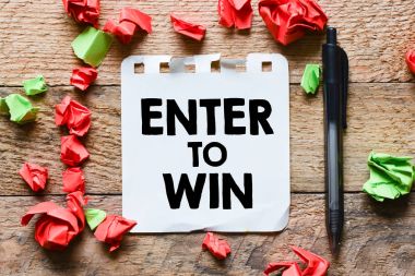 Beyaz not defteri kağıt üzerinde metin kazanmak için katılın 