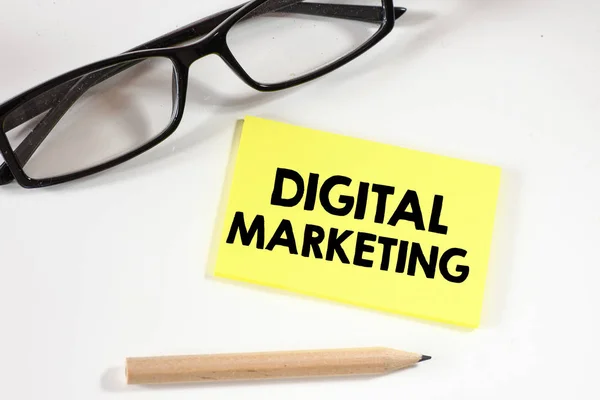 Testo Marketing Digitale Foglio Bianco — Foto Stock