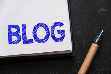 Blog Not beyaz defter, koyu arka plan