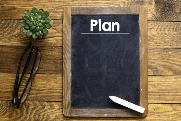 Plan Tekst Schoolkrijtbord Houten Tafel Bedrijfsconcept Vrije Ruimte Plannen Voeren — Stockfoto