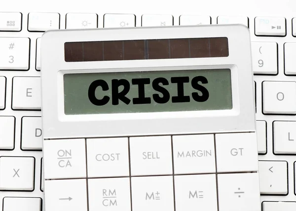 Crisis Palabras Pantalla Calculadora Ubicada Teclado Computadora Concepto Los Negocios — Foto de Stock