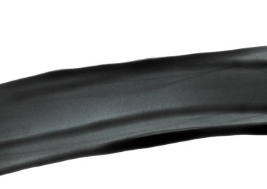 Kaydırma örneği soyulan siyah kömür dokusu maskesi beyaz izole arkaplan