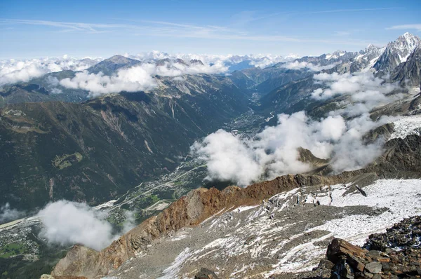 Bulutların üzerinde dağlar