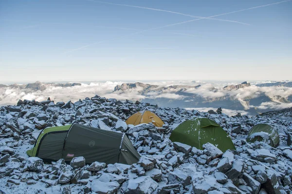 ana kamp çadırlarda sabah