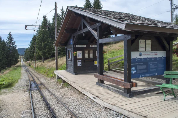 Alp dağlarında qurğu railwey