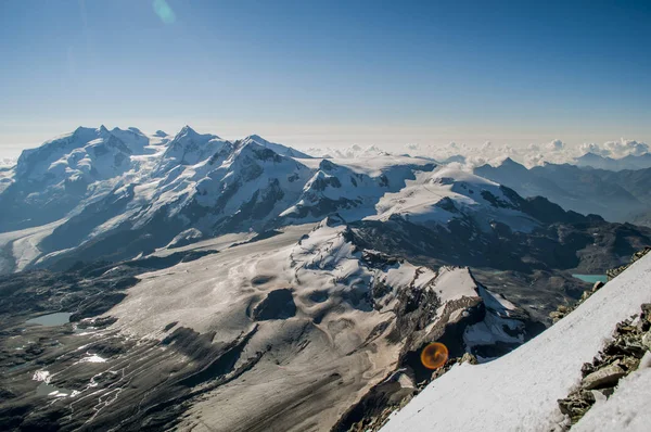 Alpler üzerinden bölgedeki en yüksek zirvesi