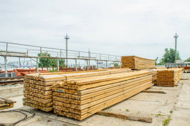 kurulu çam yığını yapı malzemeleri yüksek paralel katlanmış kuru bina tasarım deseni