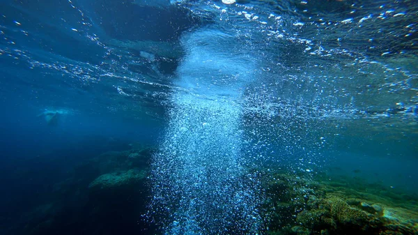 Muchas Burbujas Aire Elevan Desde Fondo Del Mar — Foto de Stock