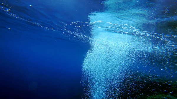 Muchas Burbujas Aire Elevan Desde Fondo Del Mar — Foto de Stock