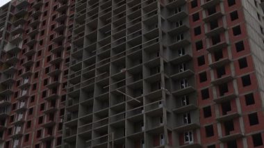 Çok katlı evin inşaat. İnşaat alanı.