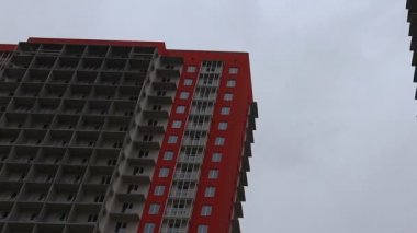 Çok katlı evin inşaat. İnşaat alanı.