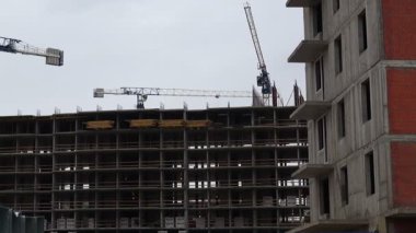 Çok katlı evin inşaat. İnşaat alanı.