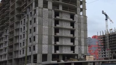 Çok katlı evin inşaat. İnşaat alanı.