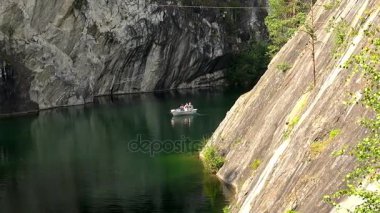 Manzara mermer Kanyon. Ruskeala. Karelya.