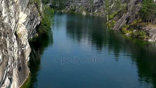 Τοπίο φαράγγι μάρμαρο. Ruskeala. Καρελία. — Αρχείο Βίντεο