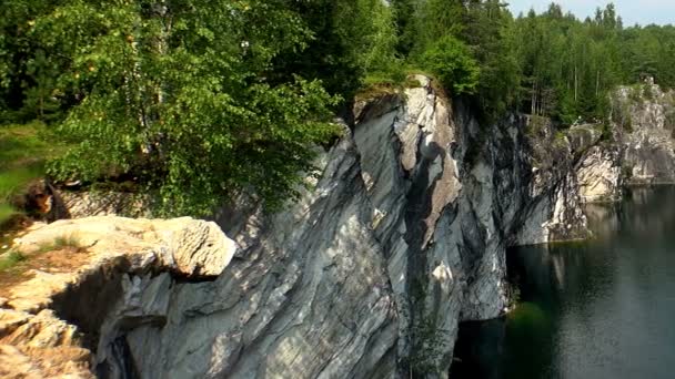 Landskap marmor Canyon. Ruskeala. Karelen. — Stockvideo