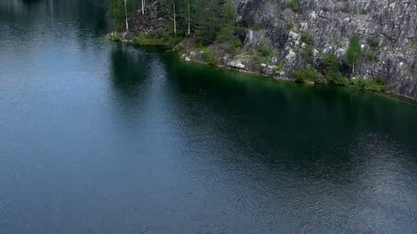 Landskap marmor Canyon. Ruskeala. Karelen. — Stockvideo