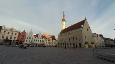 Belediye Meydanı eski Tallinn içinde. Estonya.