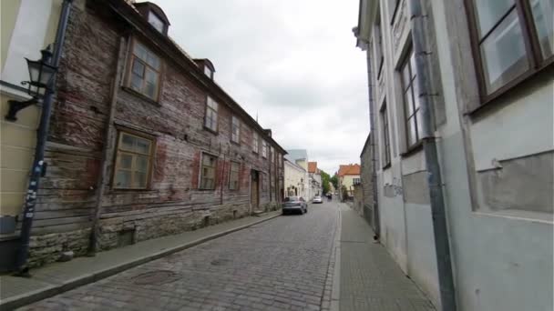 El viejo Tallin. Arquitectura, casas antiguas, calles y barrios. Países Bajos . — Vídeo de stock