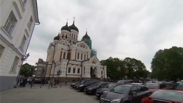 De kerk, tempel in het oude Tallinn. Estland. — Stockvideo